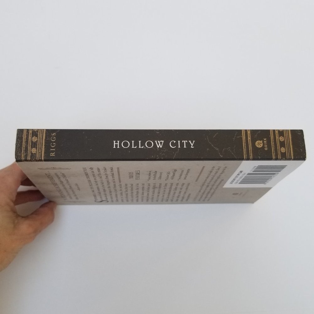 "Hollow City" by Ransom Riggs - Picture 3 of 4
